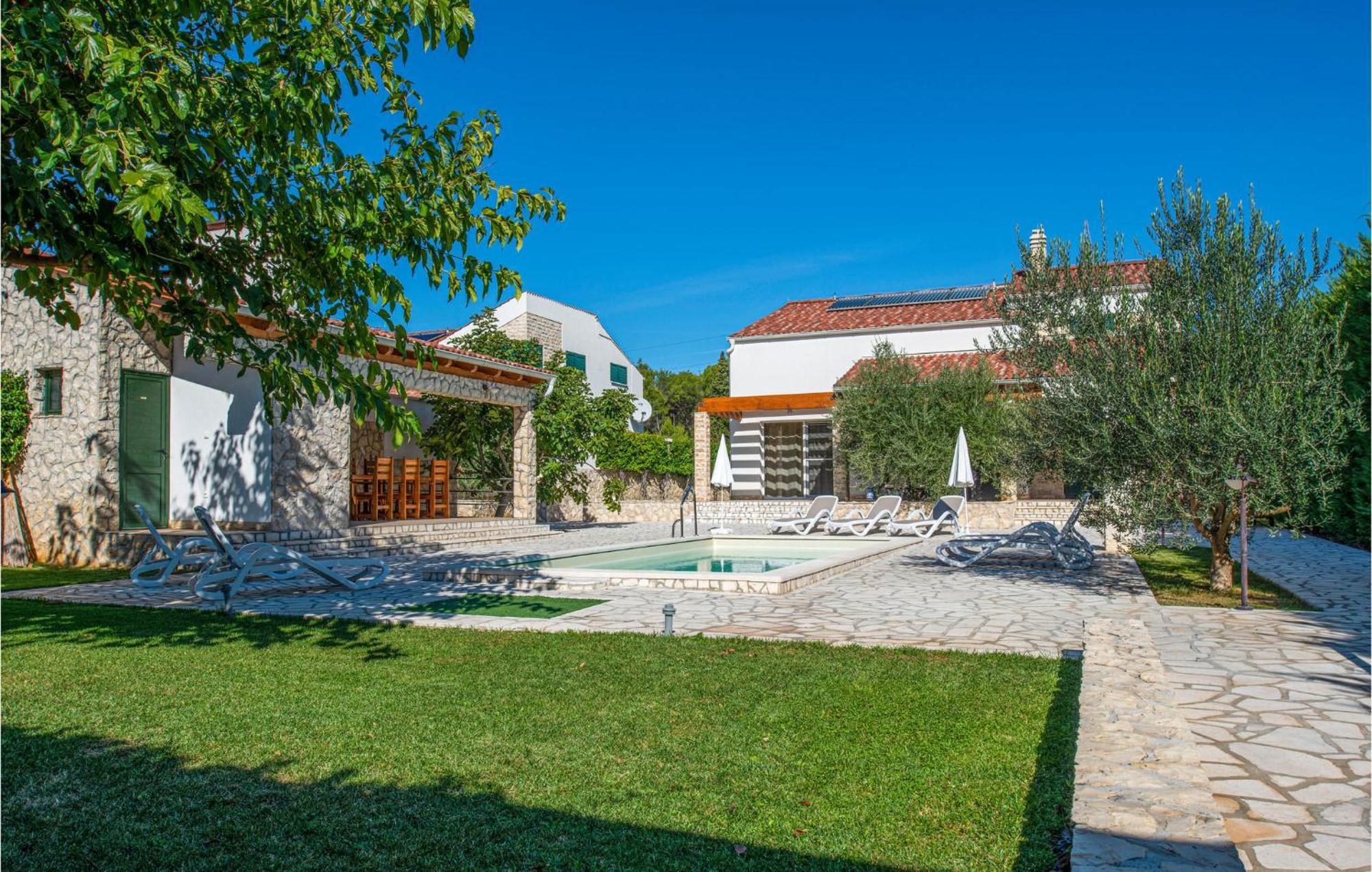 Lovely Home In Sibenik With Wifi 외부 사진