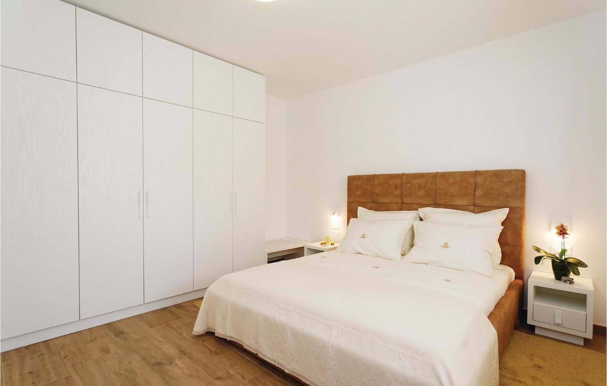 Lovely Home In Sibenik With Wifi 외부 사진