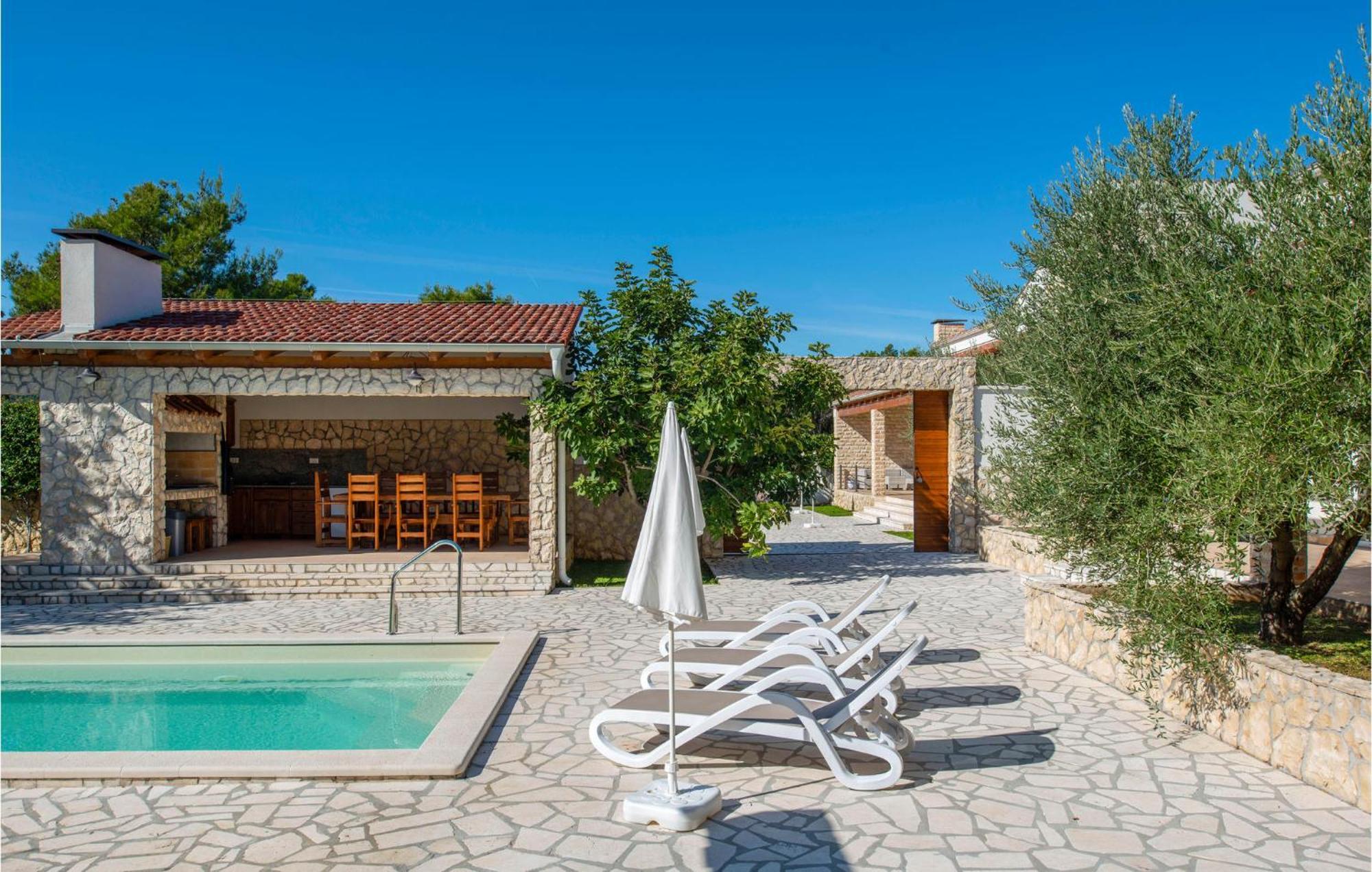 Lovely Home In Sibenik With Wifi 외부 사진