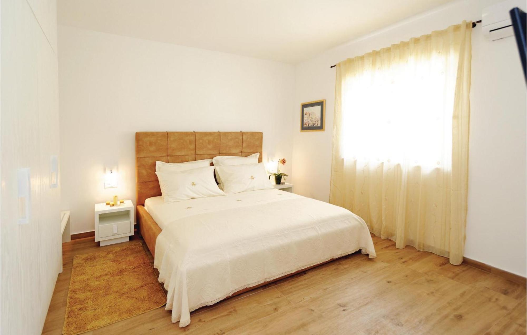 Lovely Home In Sibenik With Wifi 외부 사진